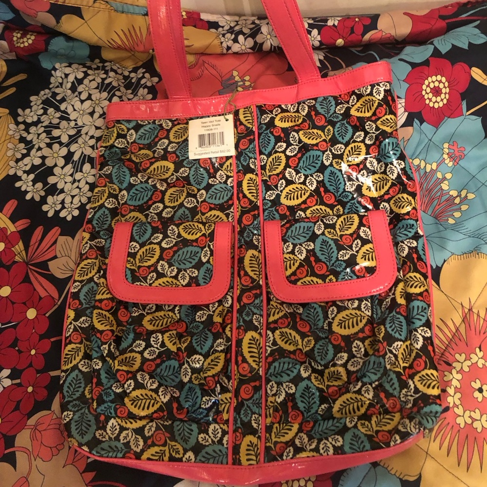 NWT Vera Bradley Frill Teen Idol Tote Happy Snails w/ 2 outer & 1 zipper pockets
